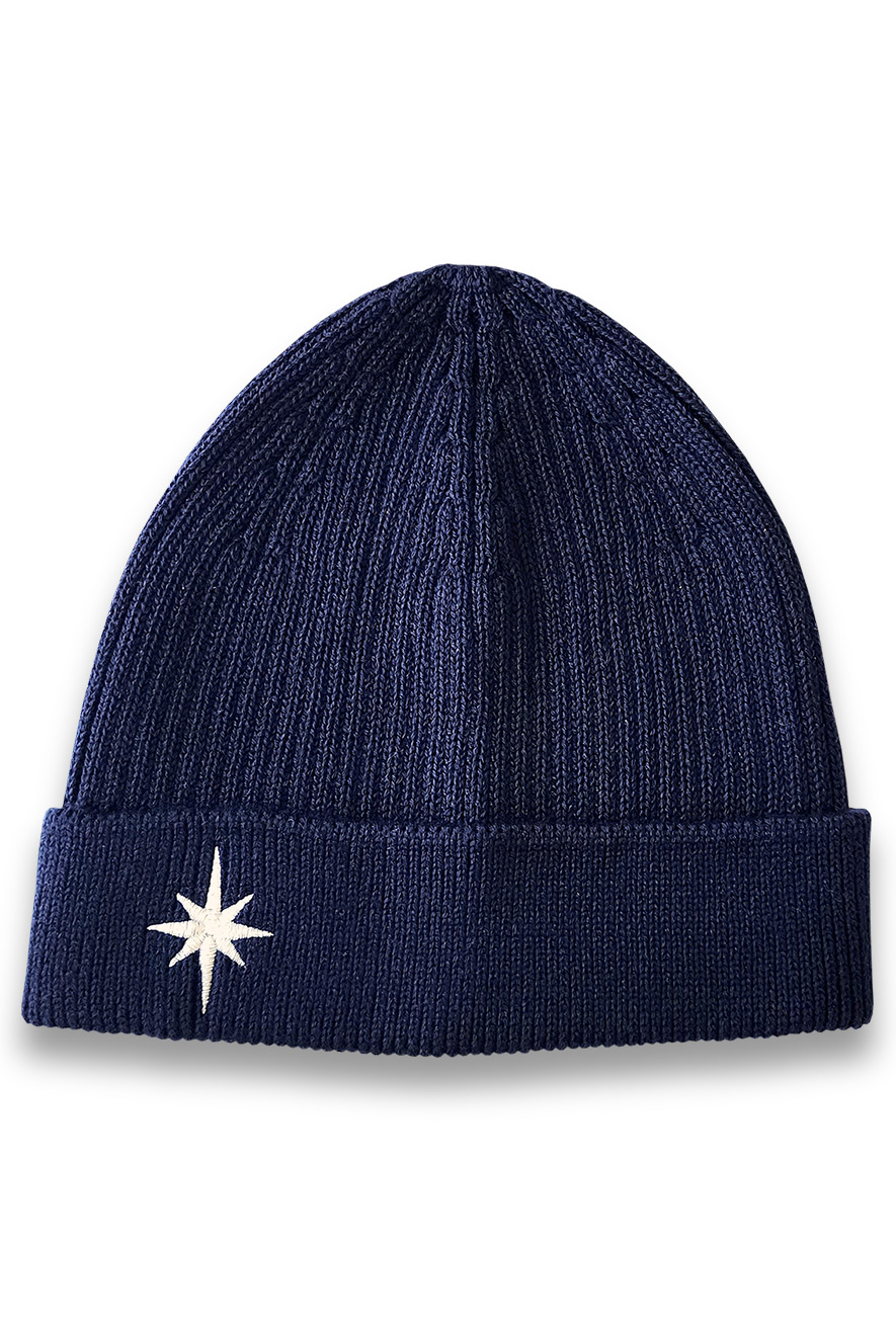 синяя шапка с рождественской звездой