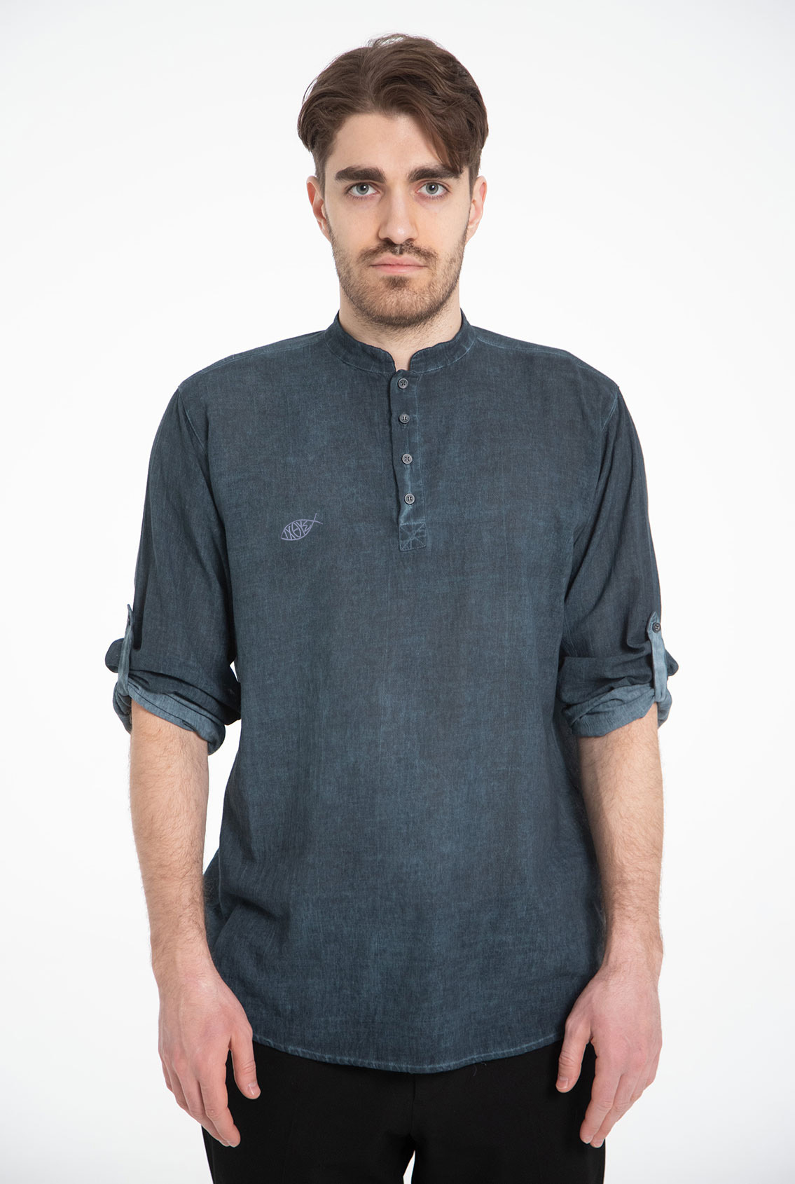 Men's shirt with short sleeves
