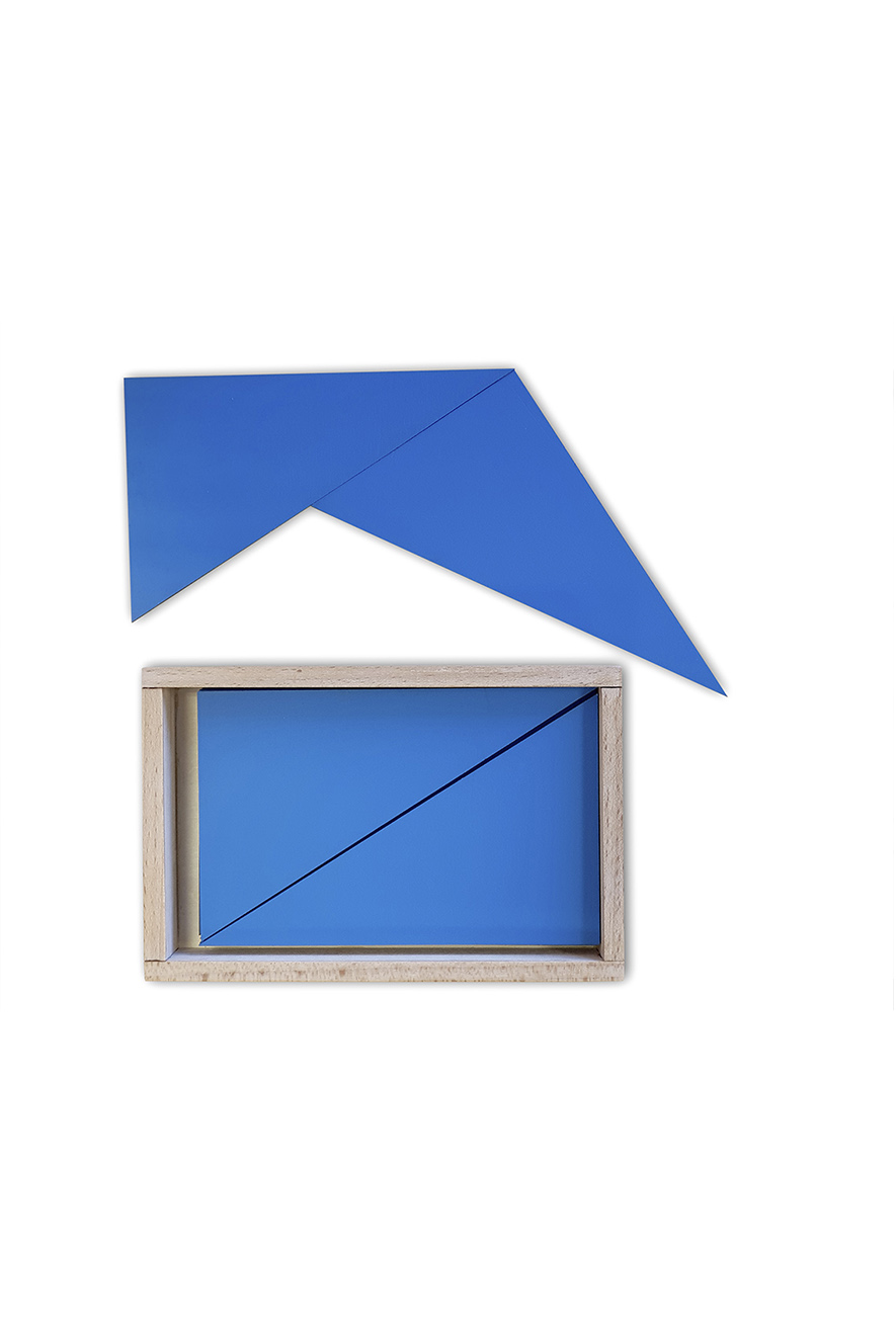 Синие конструктивные треугольники в коробке