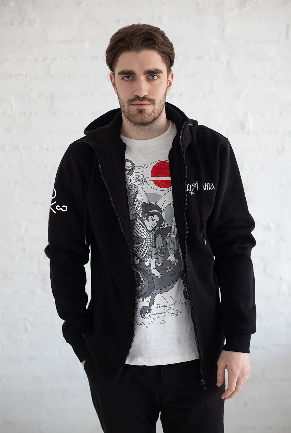 Black sweatshirt with Christogram zip