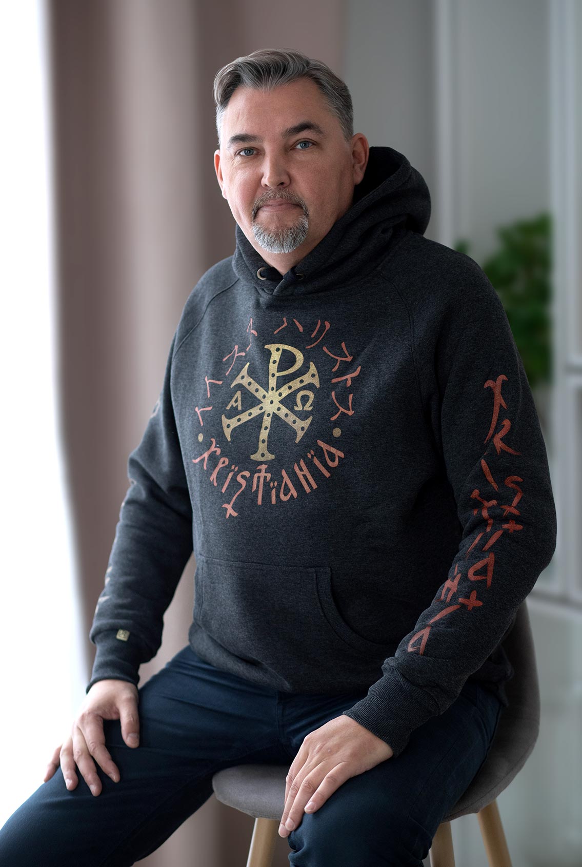 Charcoal sweatshirt with christogram 