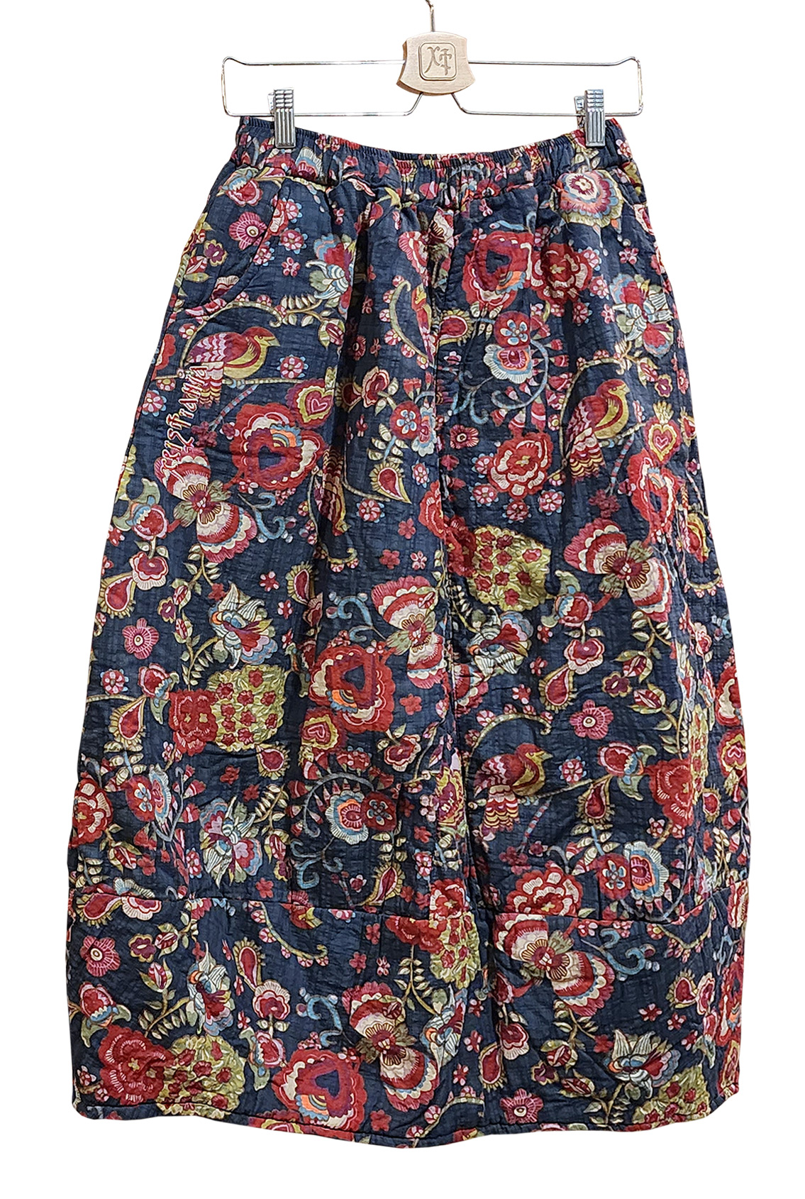 Утеплённая зимняя юбка с цветочным узором